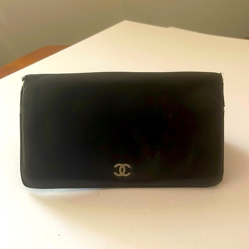 Authentic Chanel Wallet #5916398